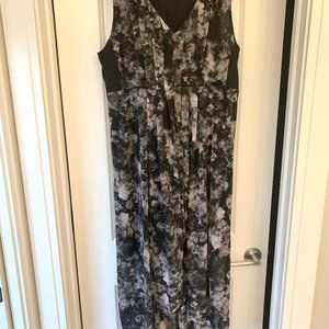 Simply Vera Wang Black and White Large Dress